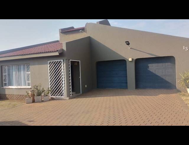 4 BEDROOM HOUSE FOR SALE IN EIKE PARK